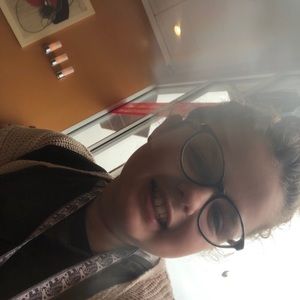 Meet your Posher, Ellie